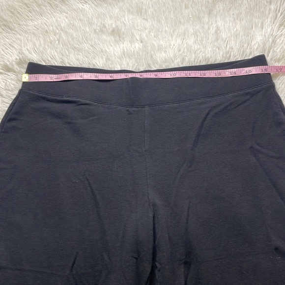 T By Talbots Capris - Picture 5 of 9